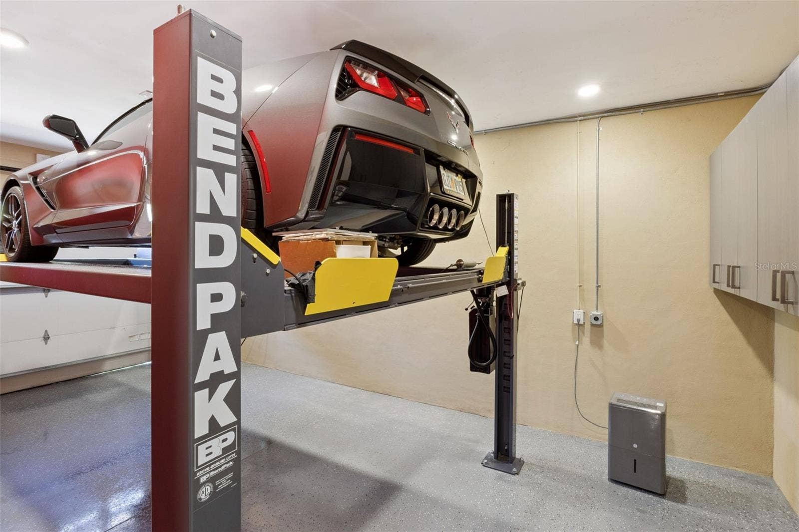 15503 TROTTING HORSE LANE, Tavares, FL 32778 BendpakCar Lift System