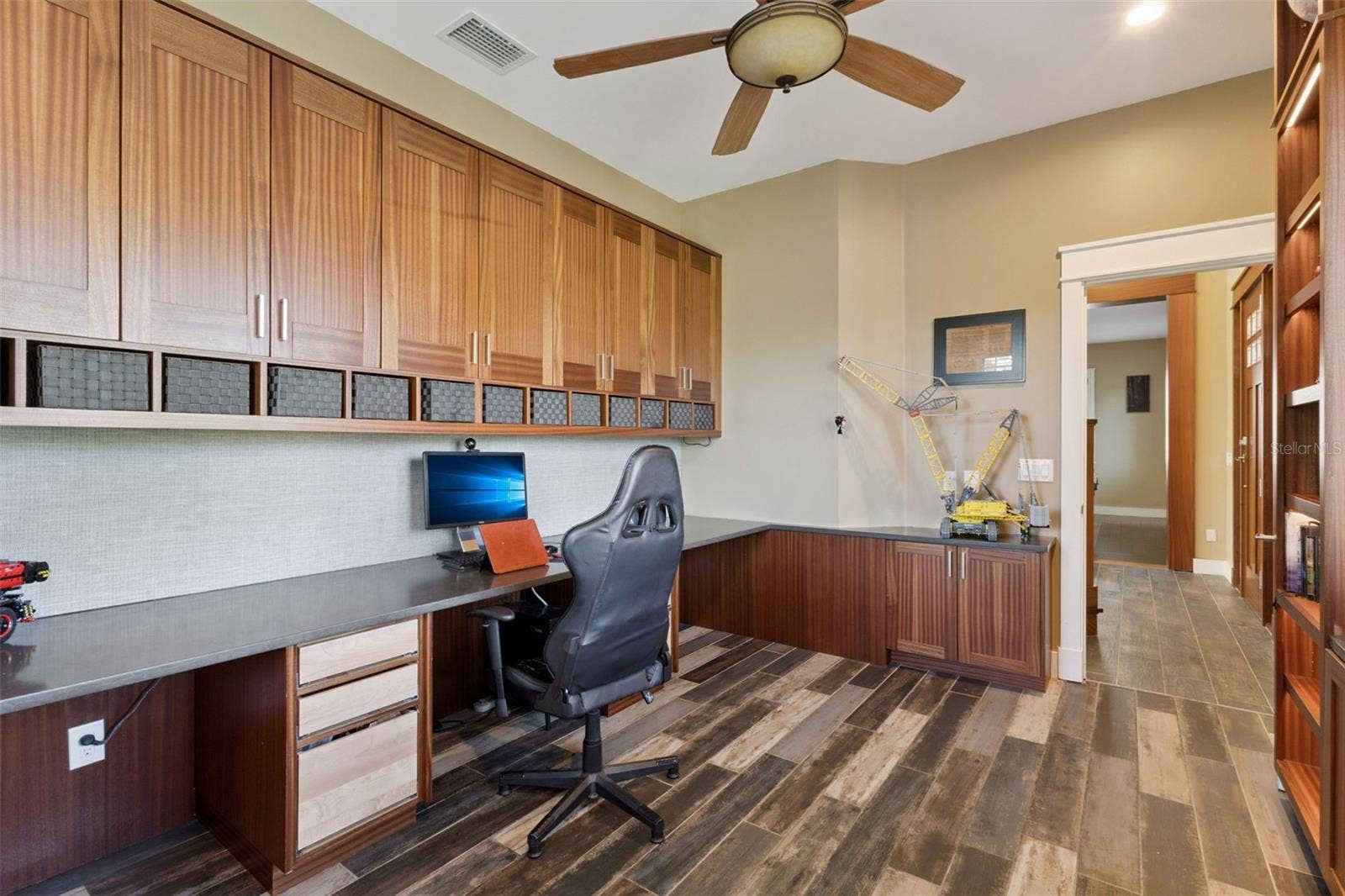 15503 TROTTING HORSE LANE, Tavares, FL 32778 Dedicated office with custom cabinetry