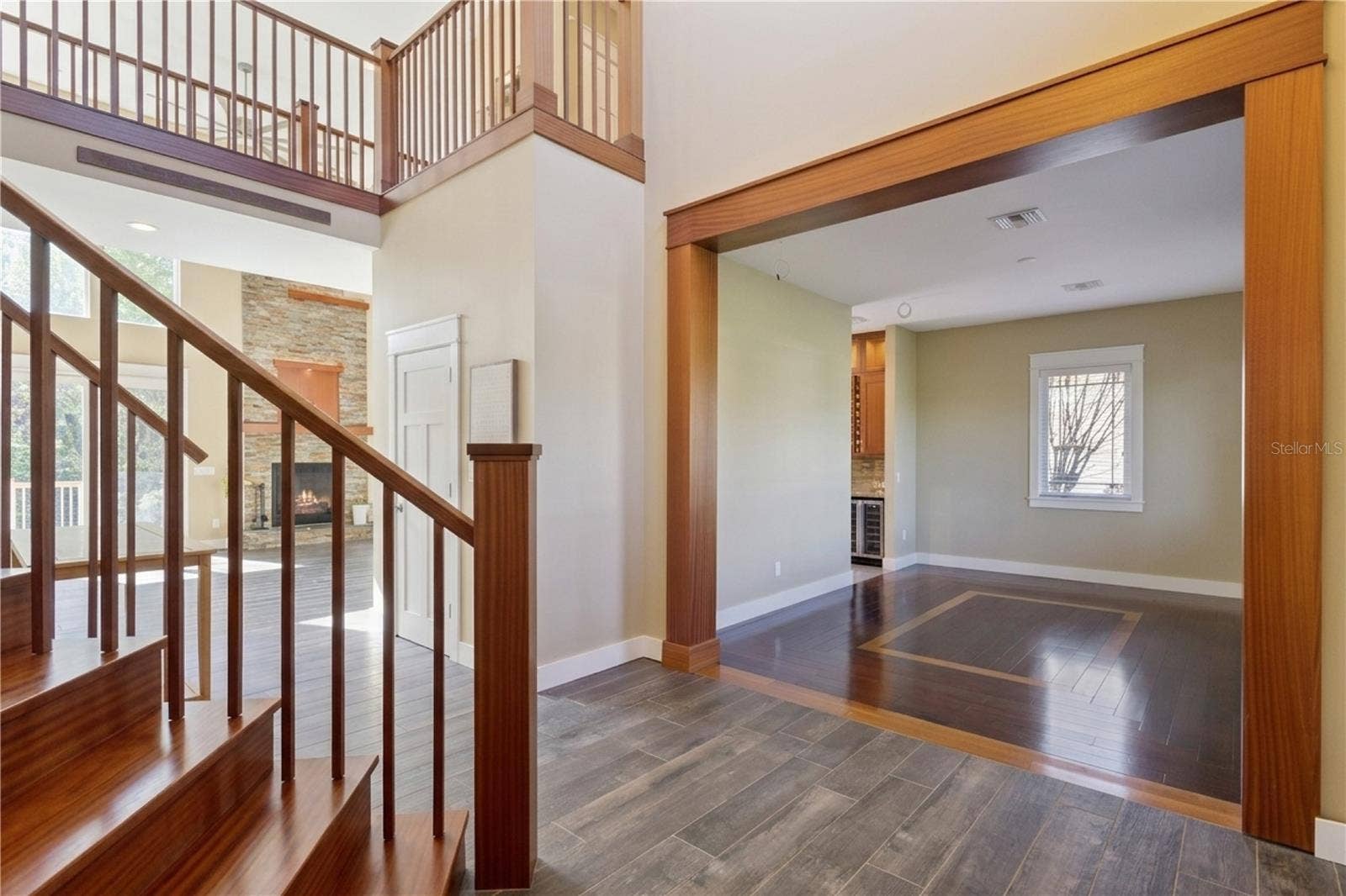 15503 TROTTING HORSE LANE, Tavares, FL 32778 Formal dining room that leads to the butler