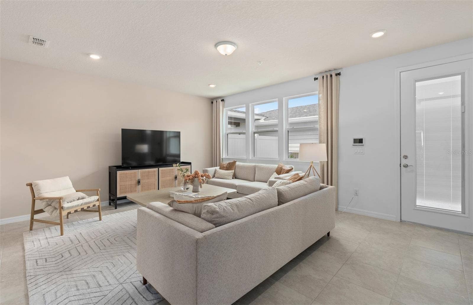 10130 HADLEY STREET, Orlando, FL 32829 Model Home Design Only. Pictures and furnishings are for illustrative purposes only. Elevations, colors and options may vary. Furniture is for model home staging only.
