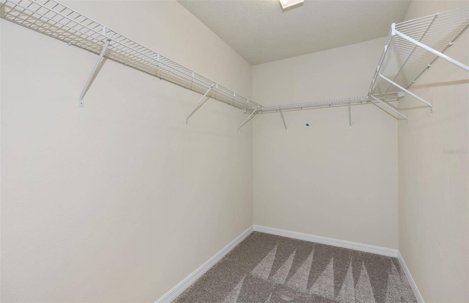 10130 HADLEY STREET, Orlando, FL 32829 Model Home Design Only. Pictures and furnishings are for illustrative purposes only. Elevations, colors and options may vary. Furniture is for model home staging only.