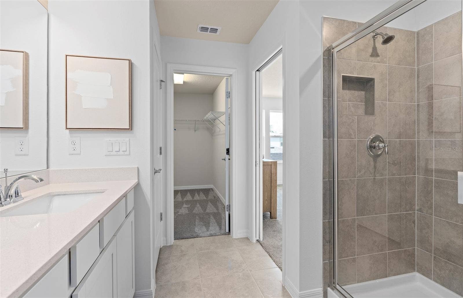 10130 HADLEY STREET, Orlando, FL 32829 Model Home Design Only. Pictures and furnishings are for illustrative purposes only. Elevations, colors and options may vary. Furniture is for model home staging only.