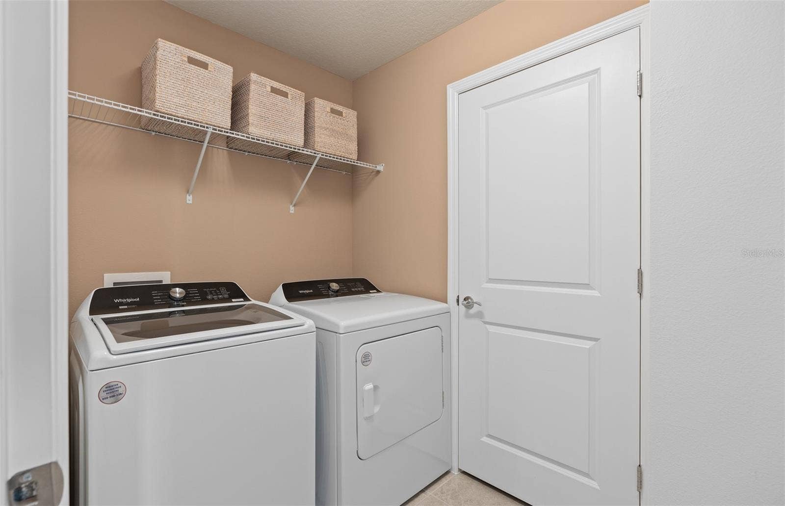 10130 HADLEY STREET, Orlando, FL 32829 Model Home Design Only. Pictures and furnishings are for illustrative purposes only. Elevations, colors and options may vary. Furniture is for model home staging only.