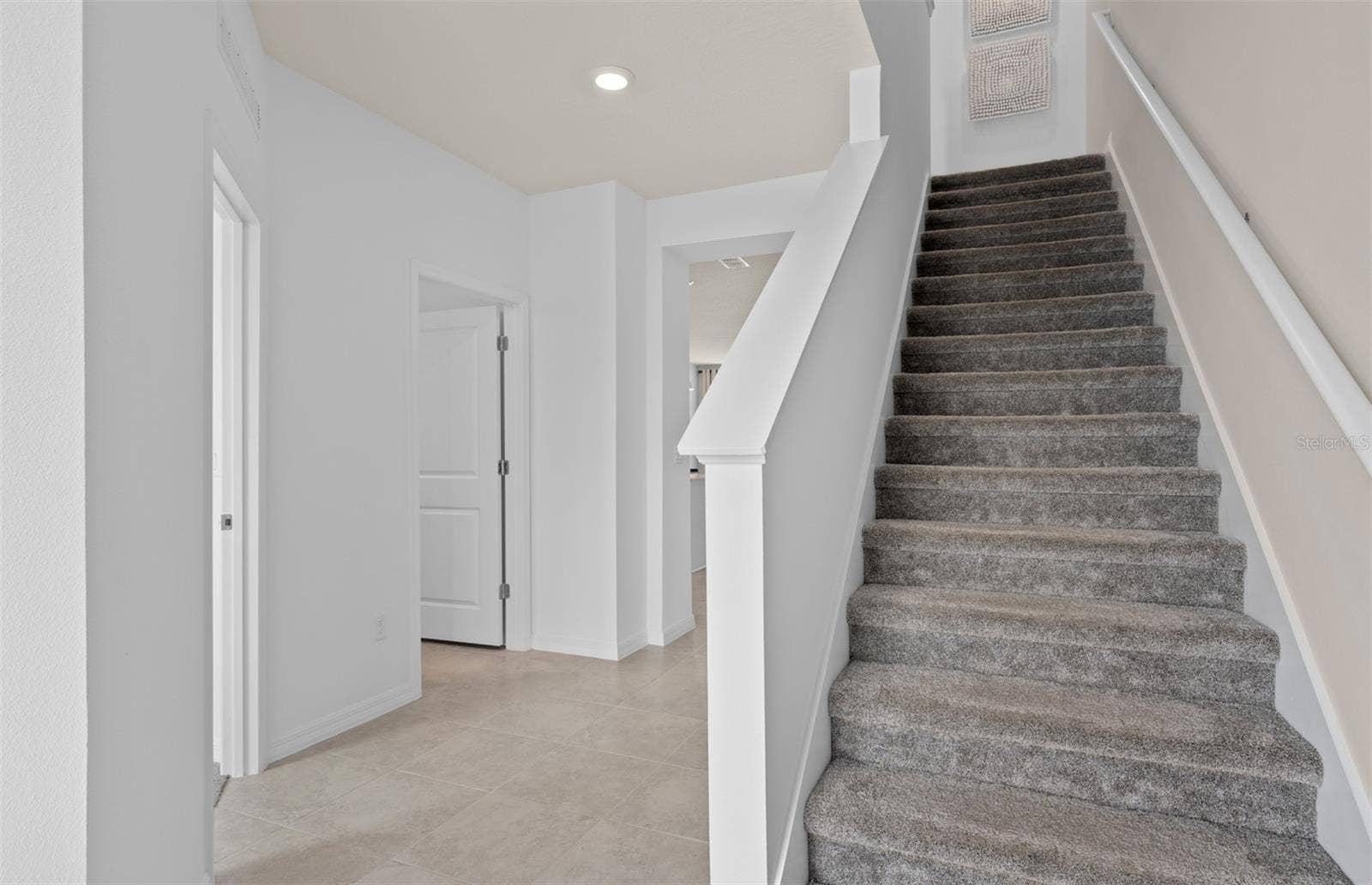 10130 HADLEY STREET, Orlando, FL 32829 Model Home Design Only. Pictures and furnishings are for illustrative purposes only. Elevations, colors and options may vary. Furniture is for model home staging only.