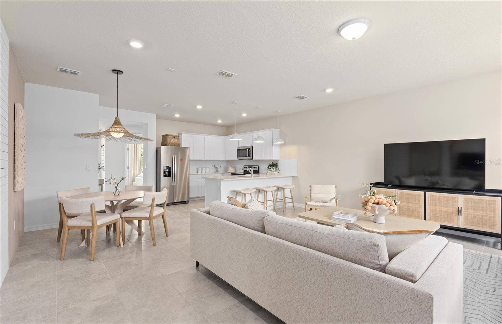 10130 HADLEY STREET, Orlando, FL 32829 Model Home Design Only. Pictures and furnishings are for illustrative purposes only. Elevations, colors and options may vary. Furniture is for model home staging only.