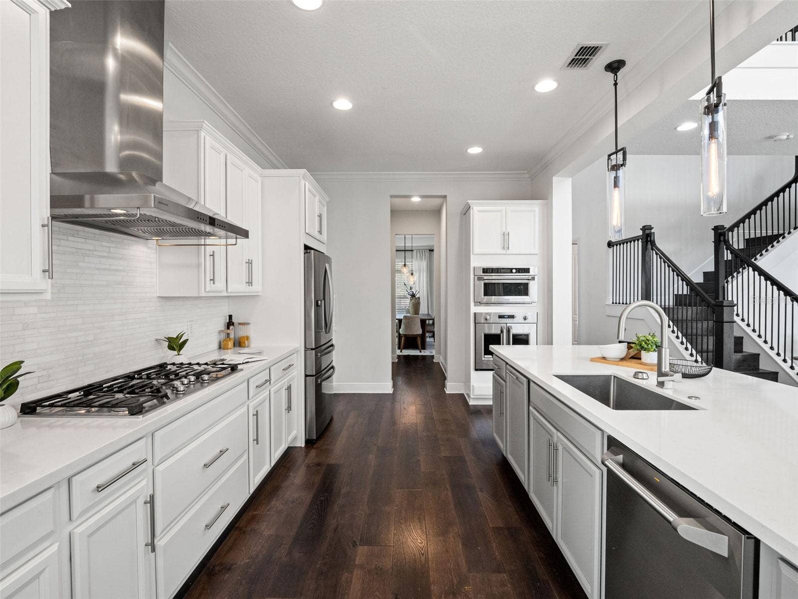 Natural gas cooktop