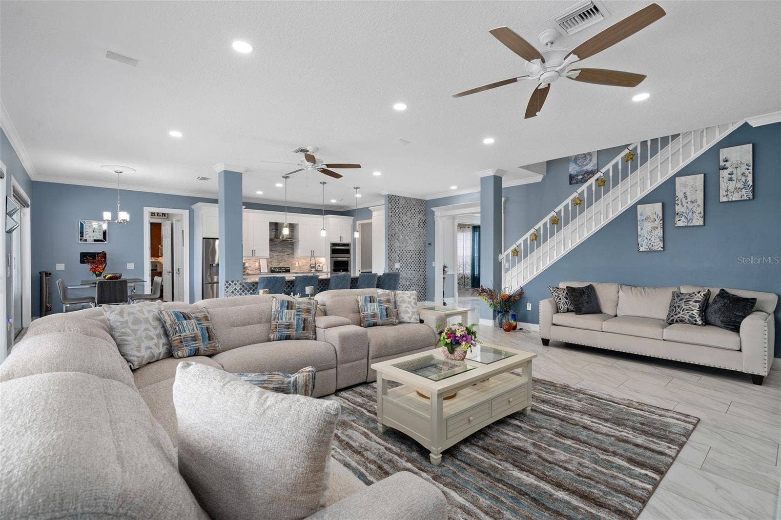 9057 BALMORAL MEWS SQUARE, Windermere, FL 34786 Family Room view into the kitchen