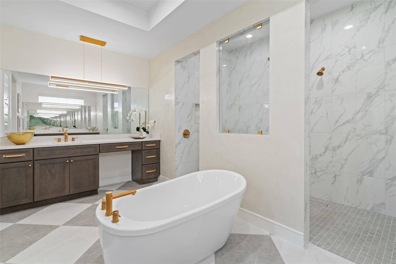 2080 LAKE MARKHAM ROAD, Sanford, FL 32771 Builder's model home. NOT ACTUAL HOME AT HOMESITE