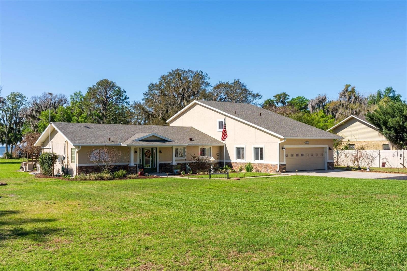 10220 BUMBLEBEE LANE, Leesburg, FL 34788 10220 BUMBLEBEE LANE, Leesburg, FL 34788