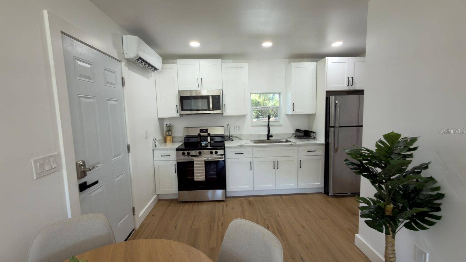1922 HILLCREST STREET, Orlando, FL 32803 1922 HILLCREST STREET, Orlando, FL 32803
