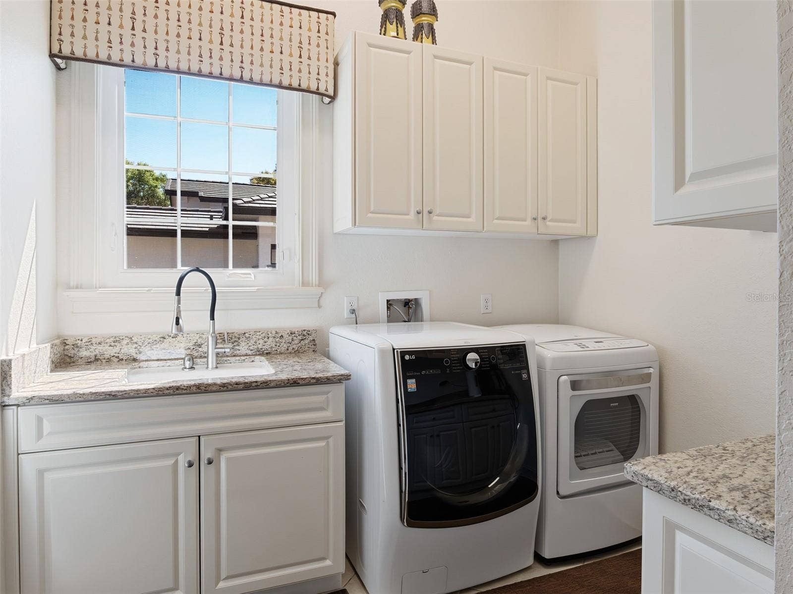 5151 LATROBE DR, Windermere, FL 34786 5151 LATROBE DR, Windermere, FL 34786