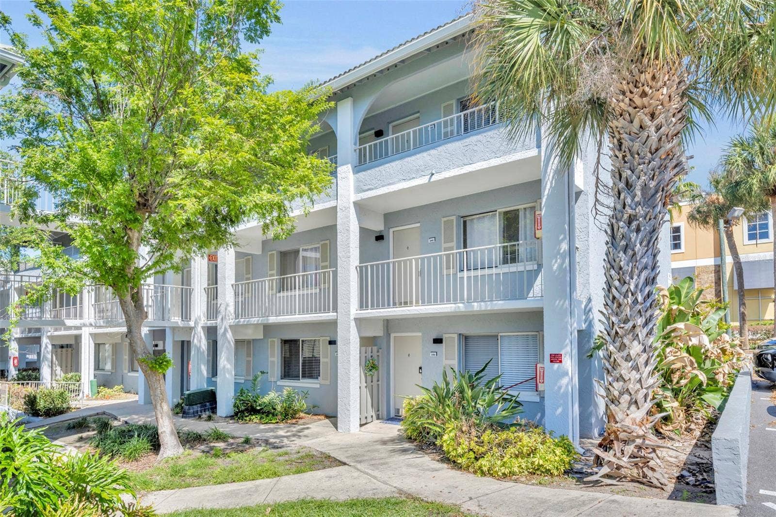 145 OYSTER BAY CIRCLE, #240, Altamonte Springs, FL 32701 Front of Building- End Unit