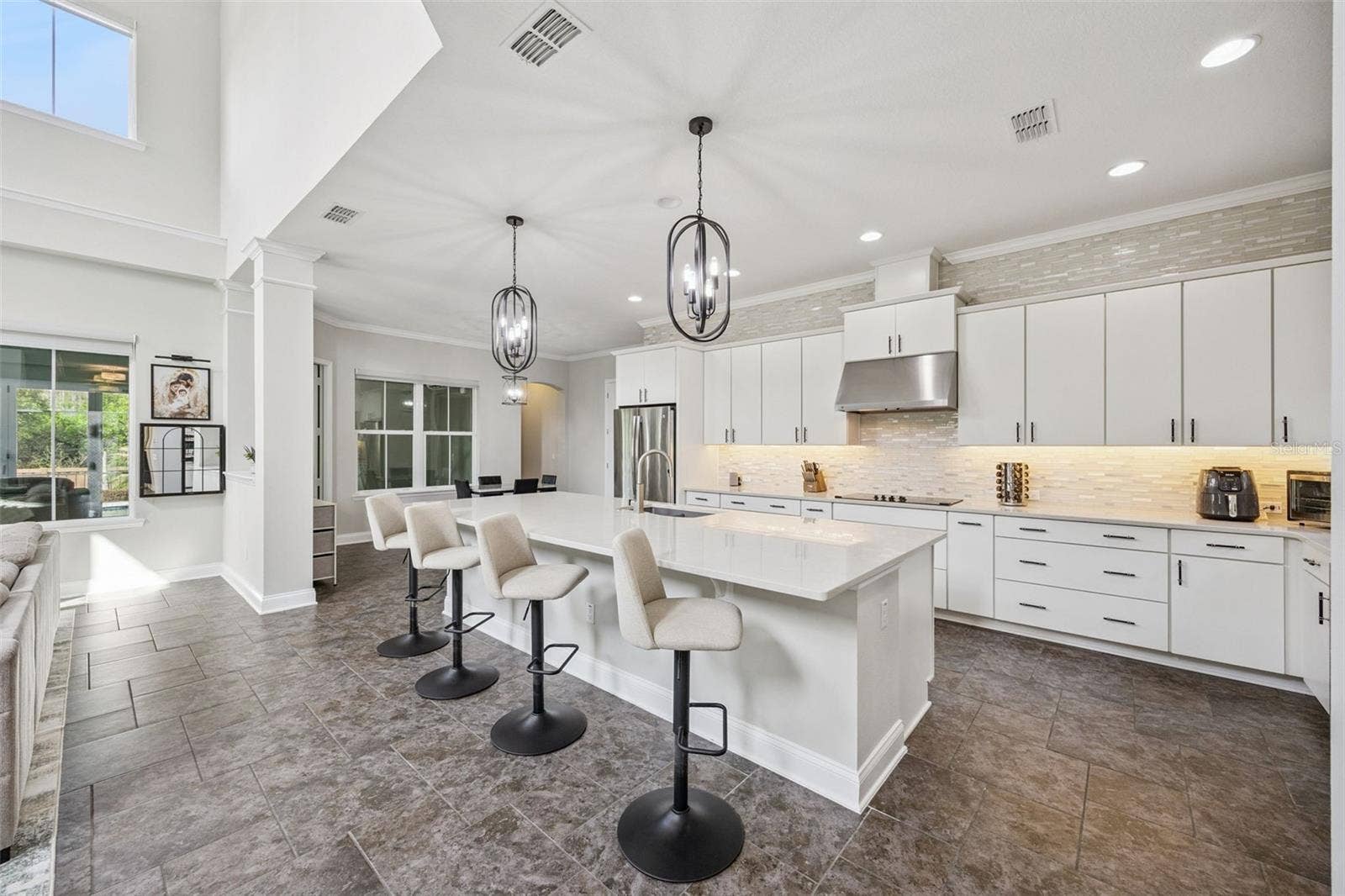 14160 ELIOT AVENUE, Orlando, FL 32827 Gourmet Kitchen