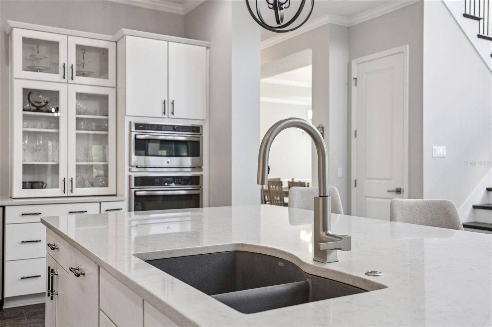 14160 ELIOT AVENUE, Orlando, FL 32827 Gourmet Kitchen