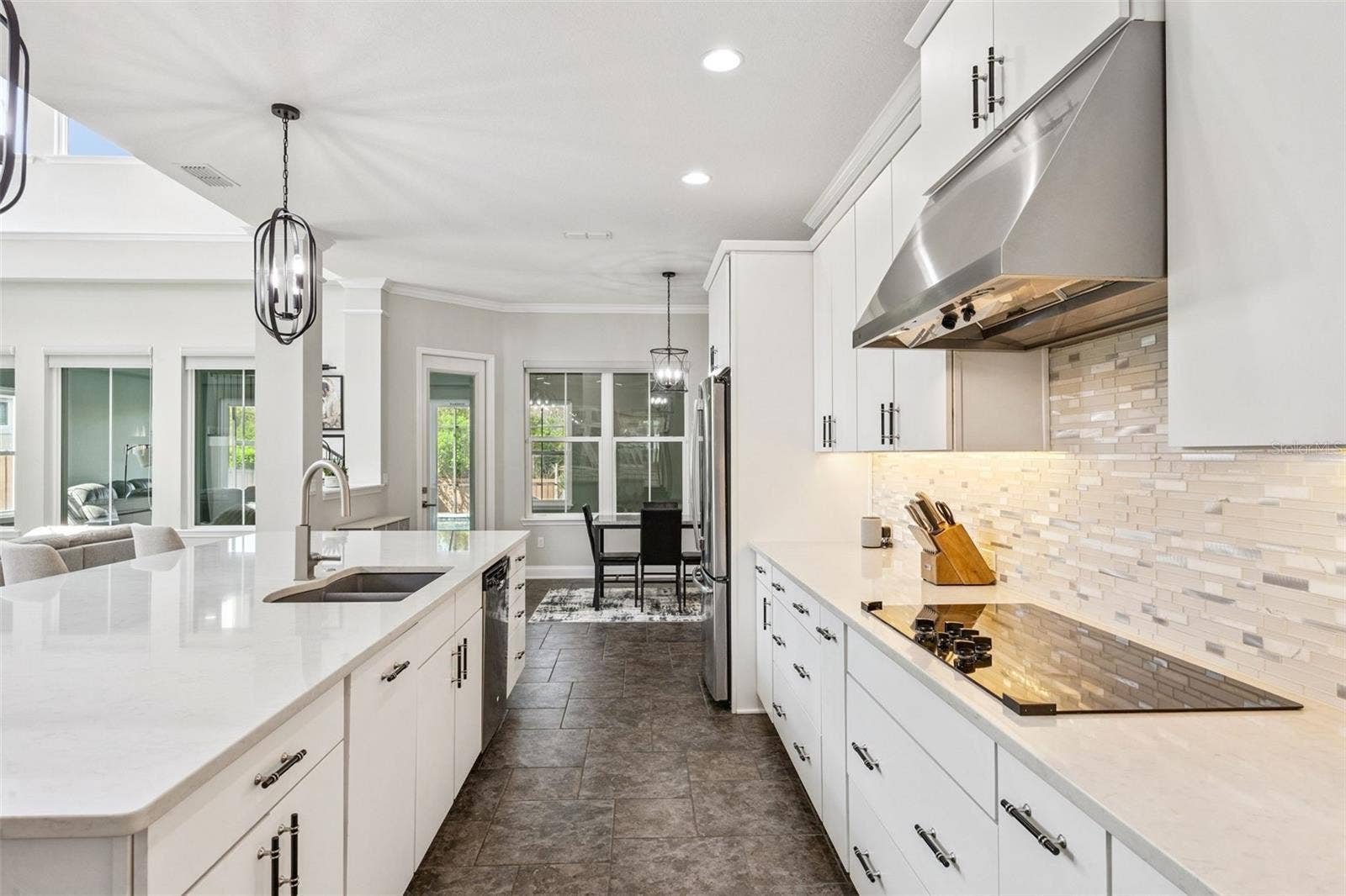 14160 ELIOT AVENUE, Orlando, FL 32827 Gourmet Kitchen