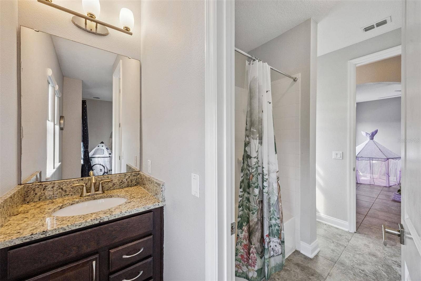 14160 ELIOT AVENUE, Orlando, FL 32827 Jack and Jill Bathroom