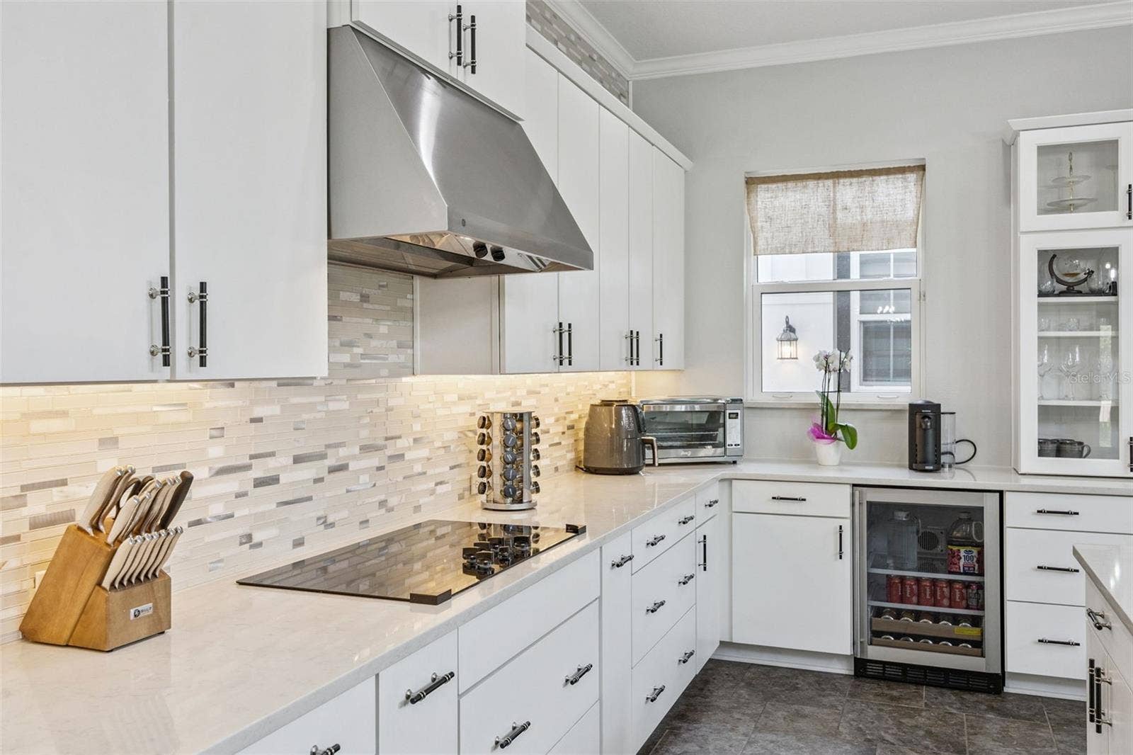 14160 ELIOT AVENUE, Orlando, FL 32827 Gourmet Kitchen