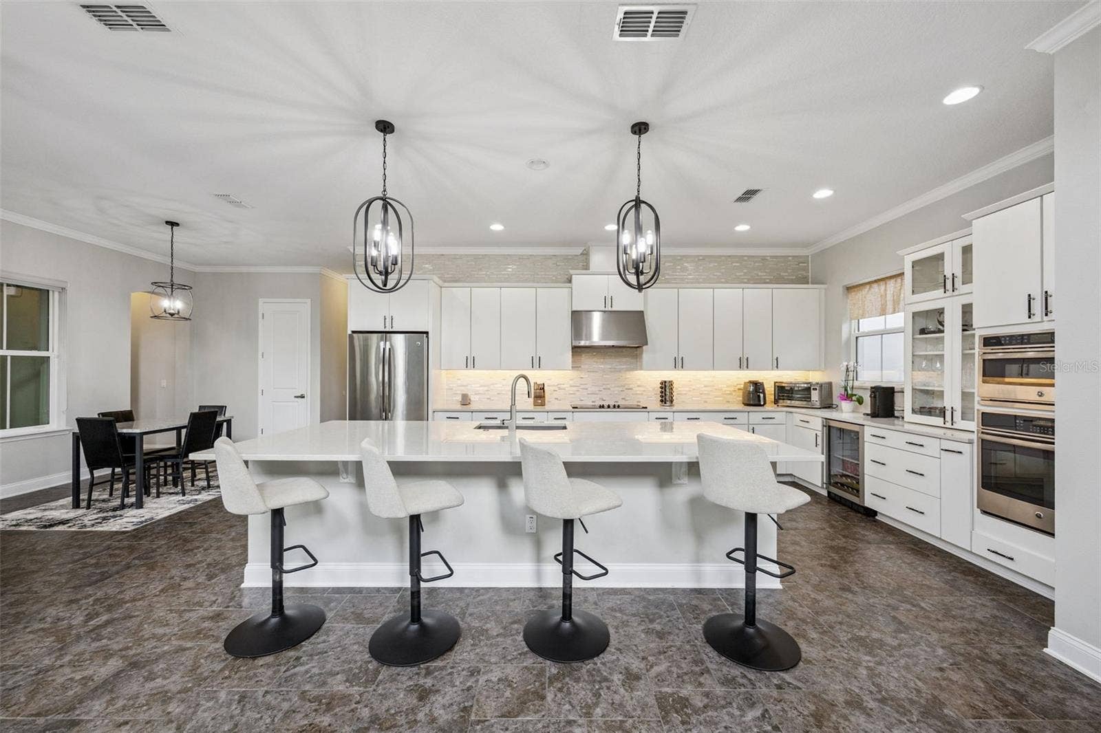 14160 ELIOT AVENUE, Orlando, FL 32827 Gourmet Kitchen