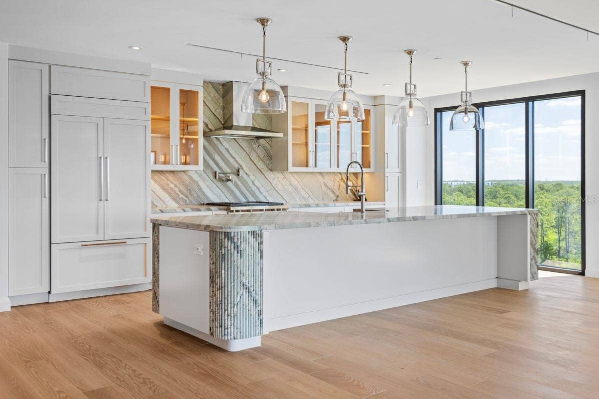 10160 AUTUMN MIST LANE, #800, Golden Oak, FL 32836 Gourmet kitchen island