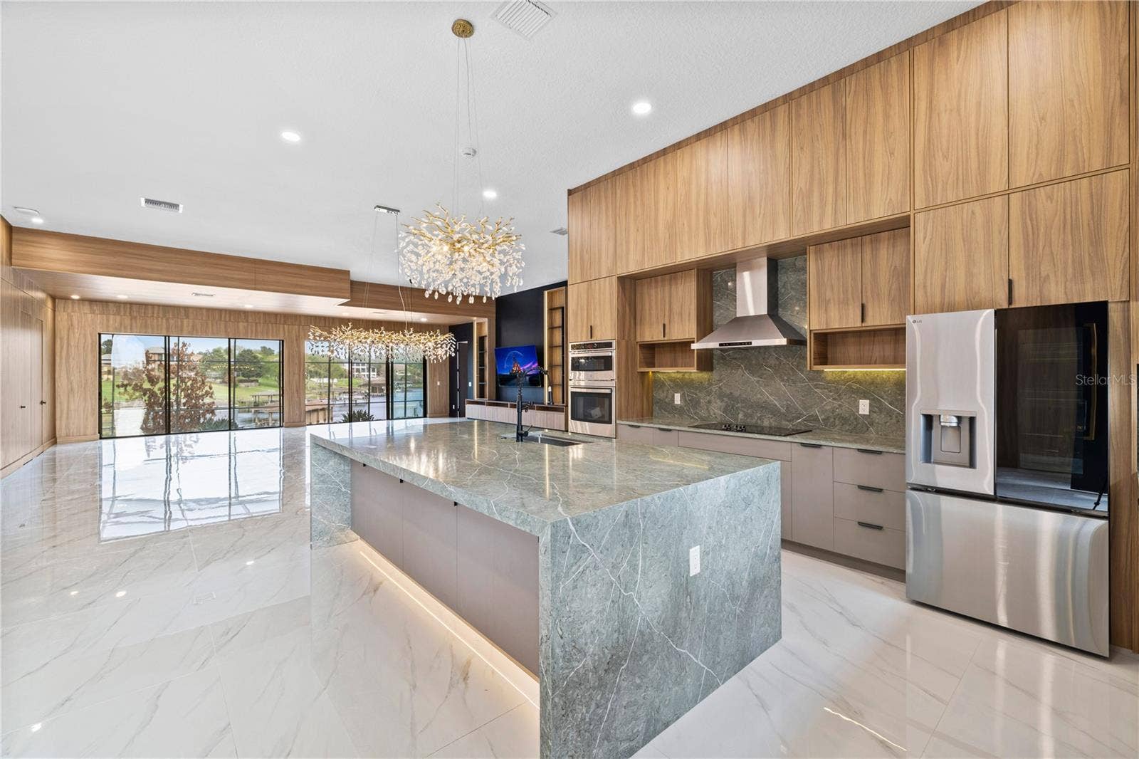 812 JOHNS POINT DRIVE, Oakland, FL 34787 812 JOHNS POINT DRIVE, Oakland, FL 34787