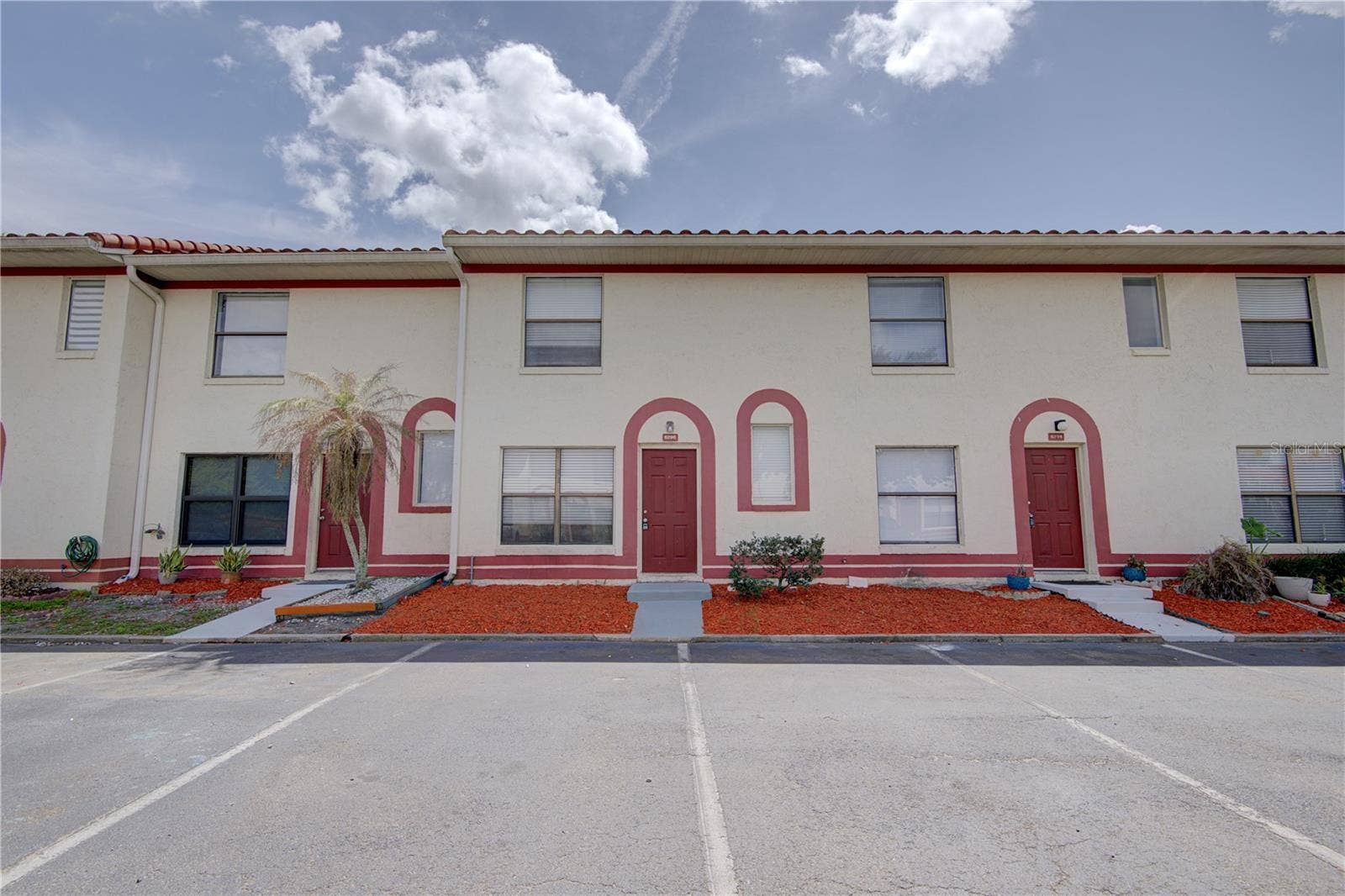 6296 RIVER RUN PLACE, #194, Orlando, FL 32807 Exterior of townhome