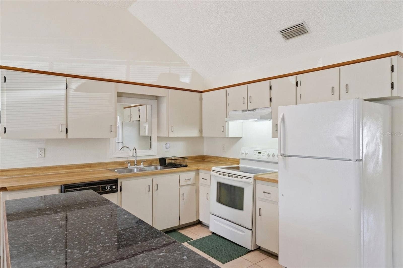 Unit B - Kitchen