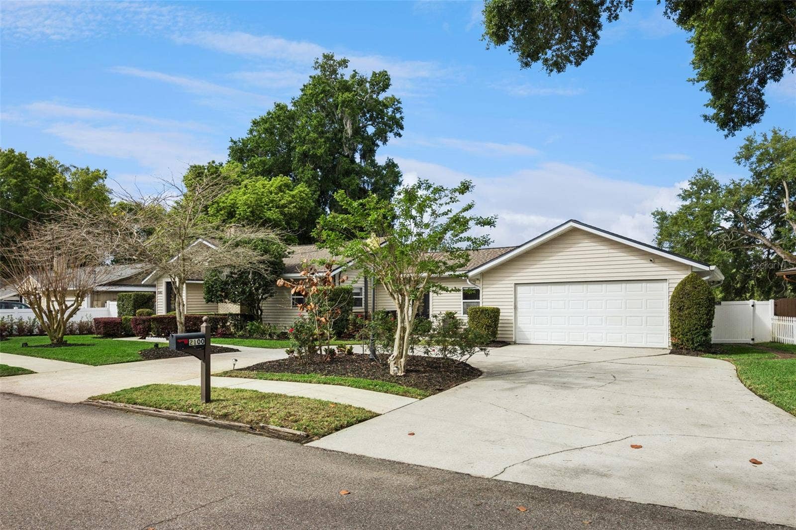 2100 MAE STREET, Orlando, FL 32806 2100 MAE STREET, Orlando, FL 32806