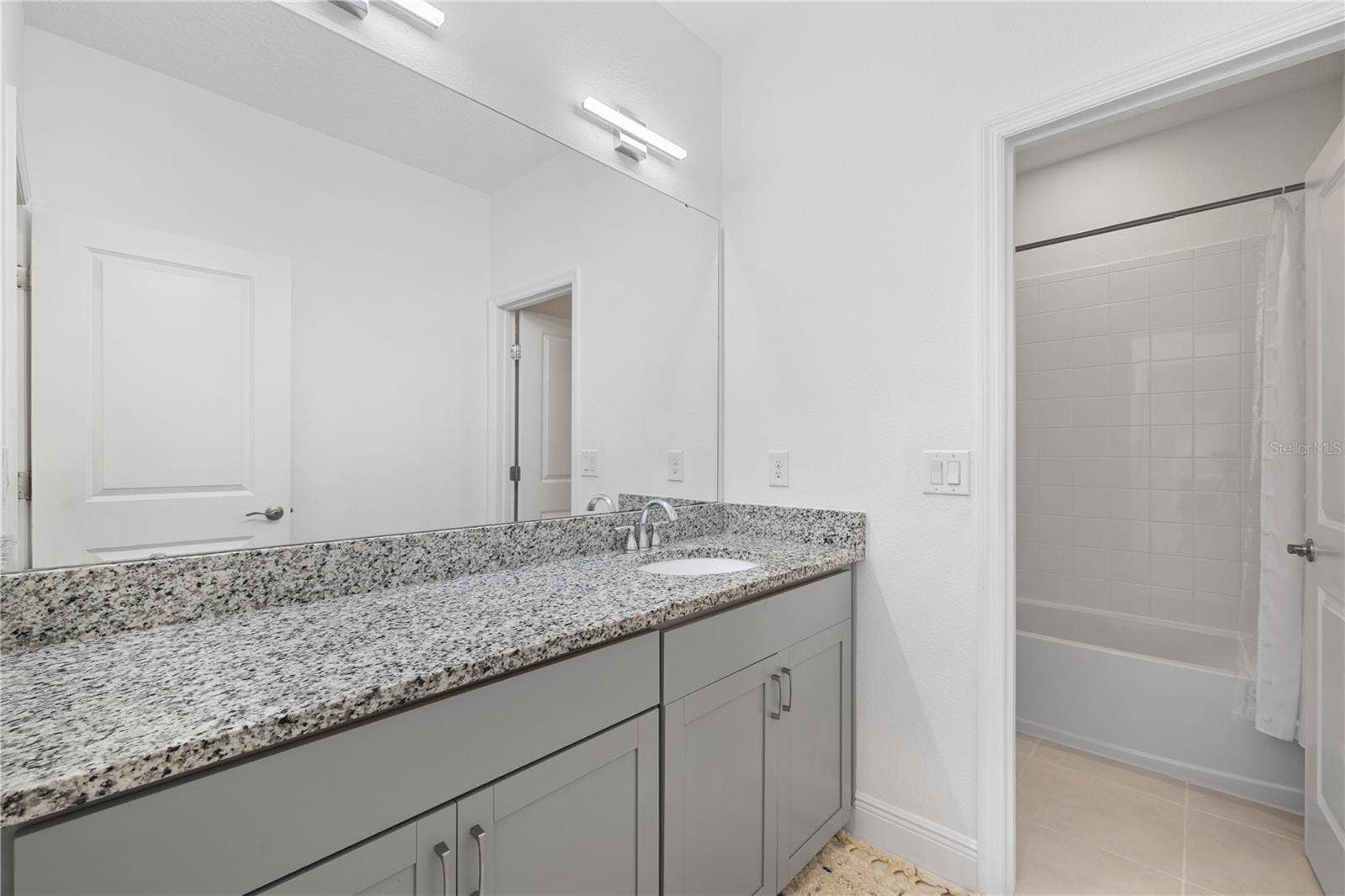 15518 HONEY MANDARIN WAY, Winter Garden, FL 34787 15518 HONEY MANDARIN WAY, Winter Garden, FL 34787