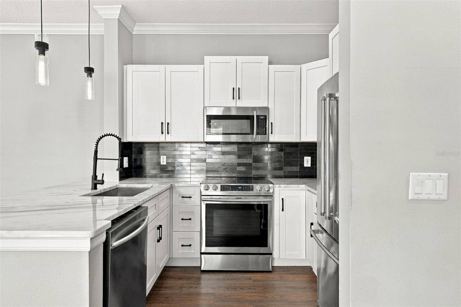 2202 ELIZABETH AVENUE, #B, Orlando, FL 32804 2202 ELIZABETH AVENUE, #B, Orlando, FL 32804