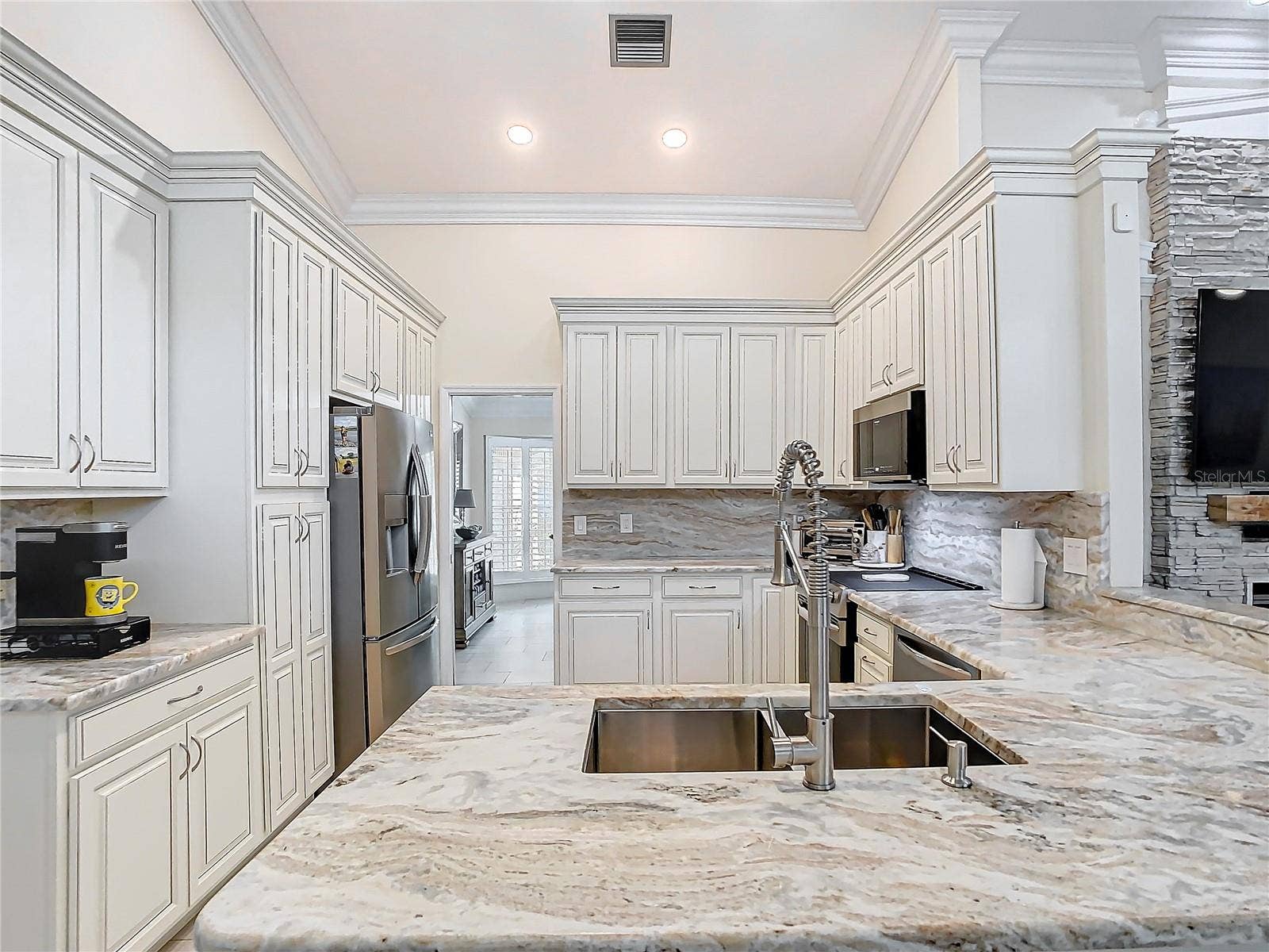 8707 FERNWICKE COURT, Orlando, FL 32819 Stainless steal Frigidaire Appliances