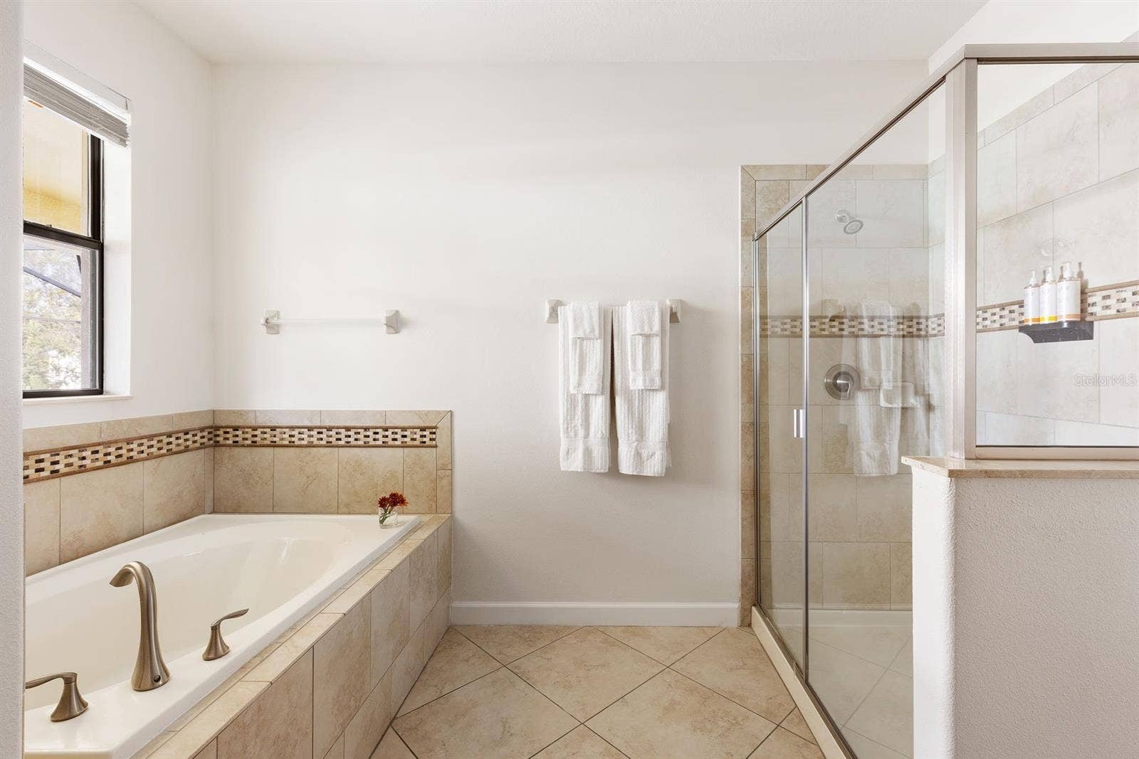 9034 SHADOW MOUNTAIN STREET, Davenport, FL 33896 Primary bathroom
