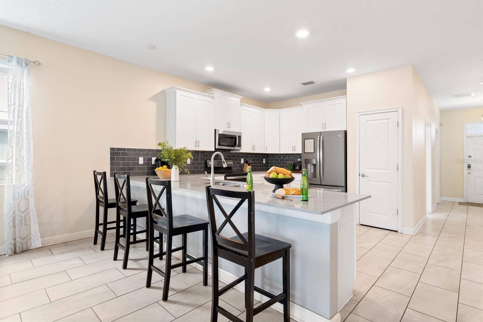 9050 STINGER DRIVE, Davenport, FL 33896 Kitchen island
