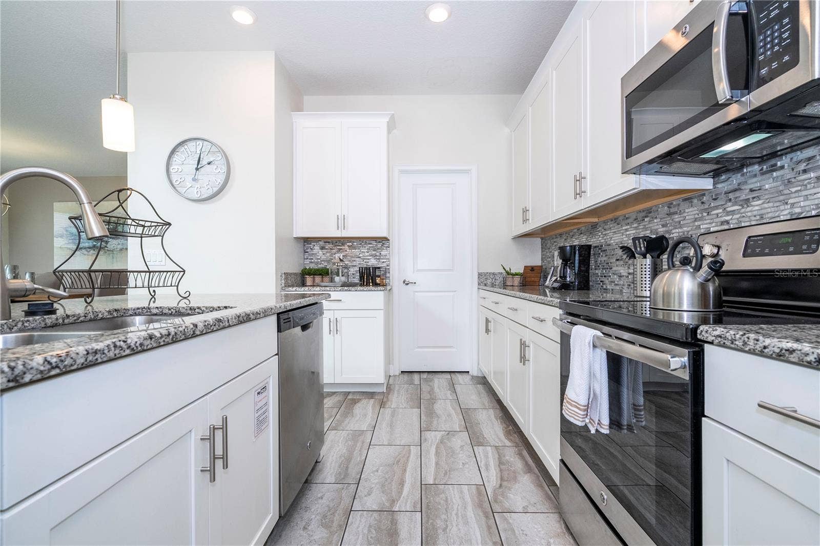 1646 MOON VALLEY DRIVE, Davenport, FL 33896 1646 MOON VALLEY DRIVE, Davenport, FL 33896