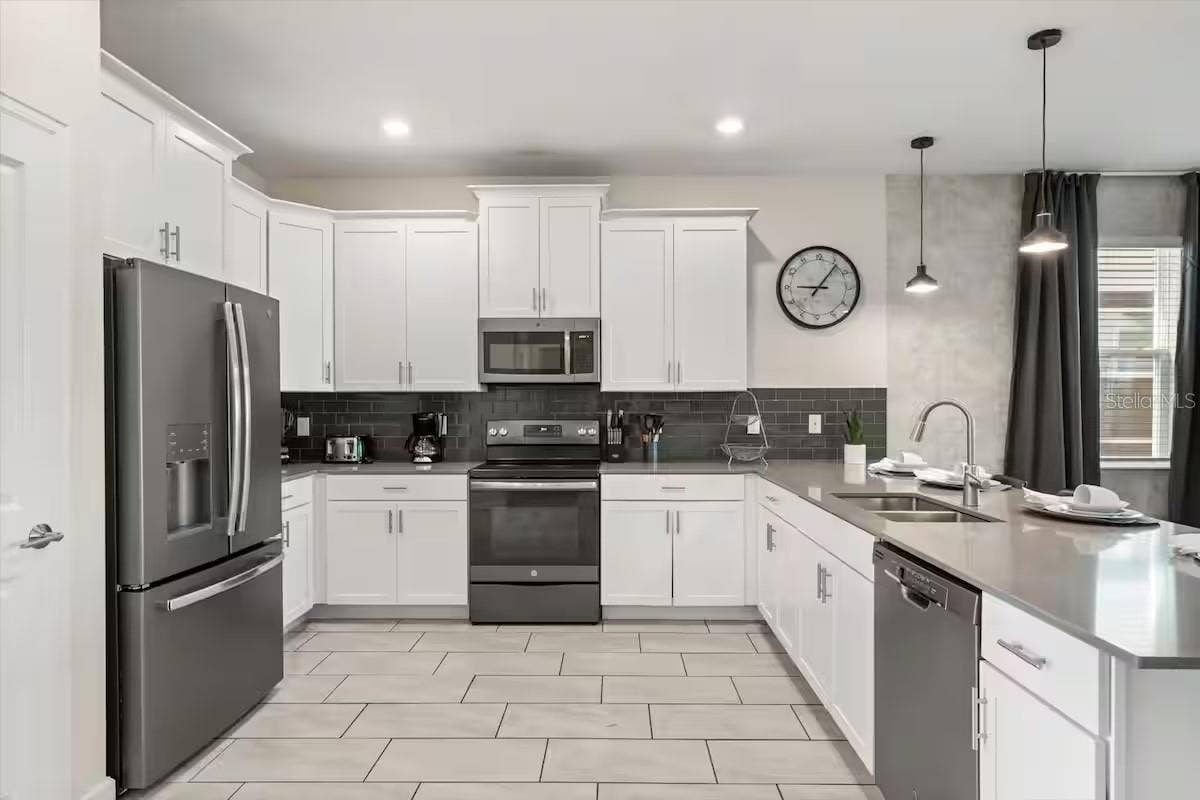 8882 CABOT CLIFFS DRIVE, Davenport, FL 33896 8882 CABOT CLIFFS DRIVE, Davenport, FL 33896