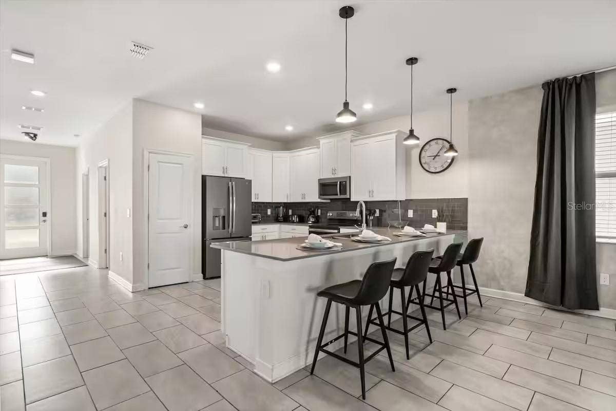8882 CABOT CLIFFS DRIVE, Davenport, FL 33896 8882 CABOT CLIFFS DRIVE, Davenport, FL 33896