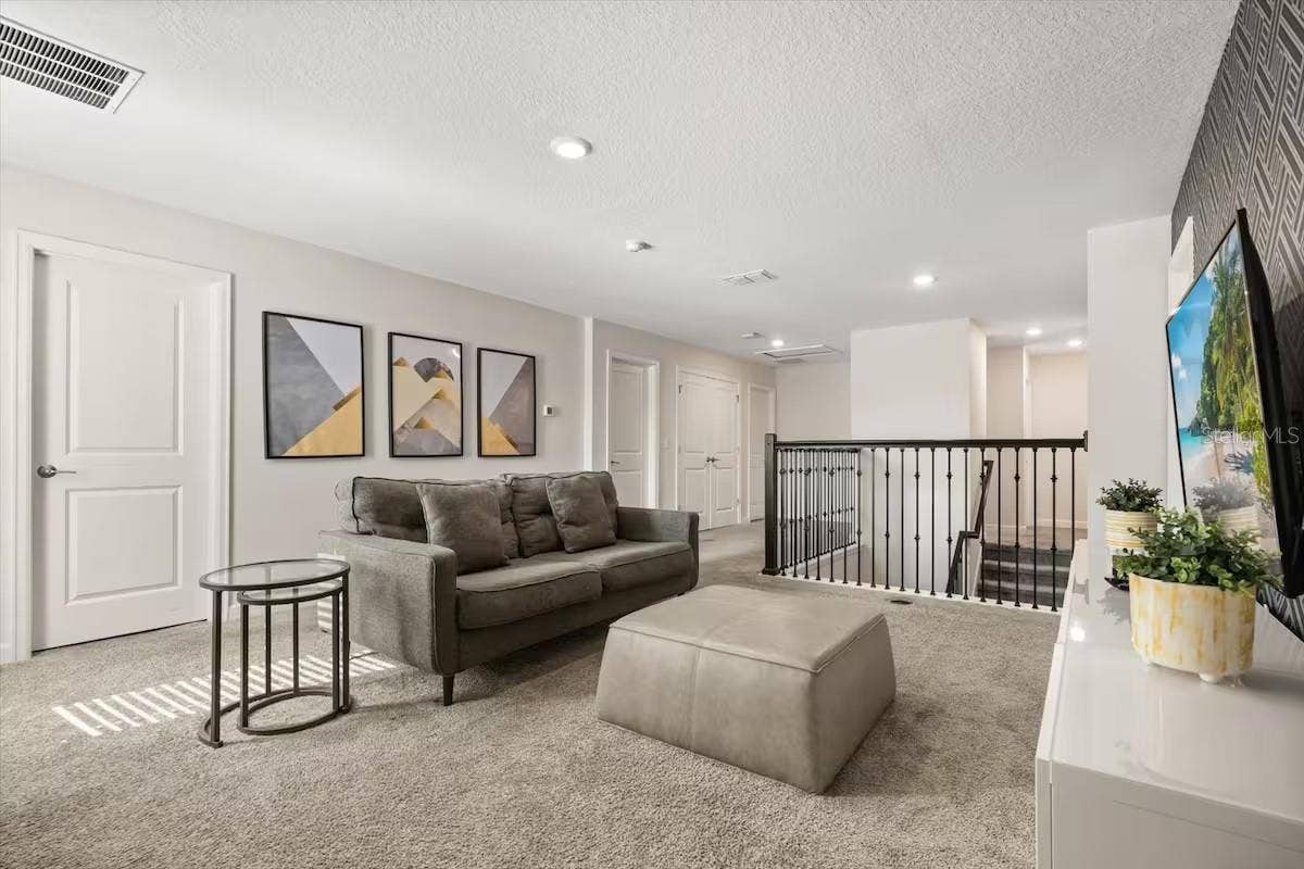 8882 CABOT CLIFFS DRIVE, Davenport, FL 33896 8882 CABOT CLIFFS DRIVE, Davenport, FL 33896