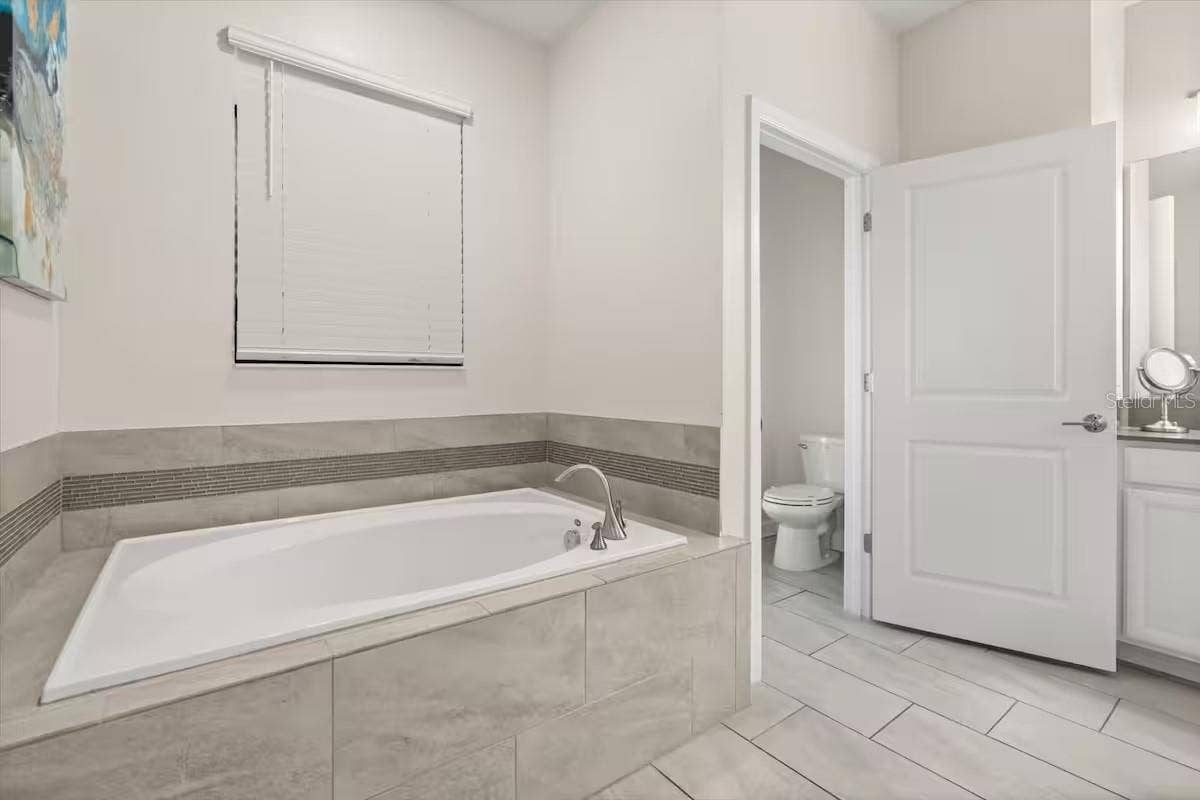 8882 CABOT CLIFFS DRIVE, Davenport, FL 33896 8882 CABOT CLIFFS DRIVE, Davenport, FL 33896