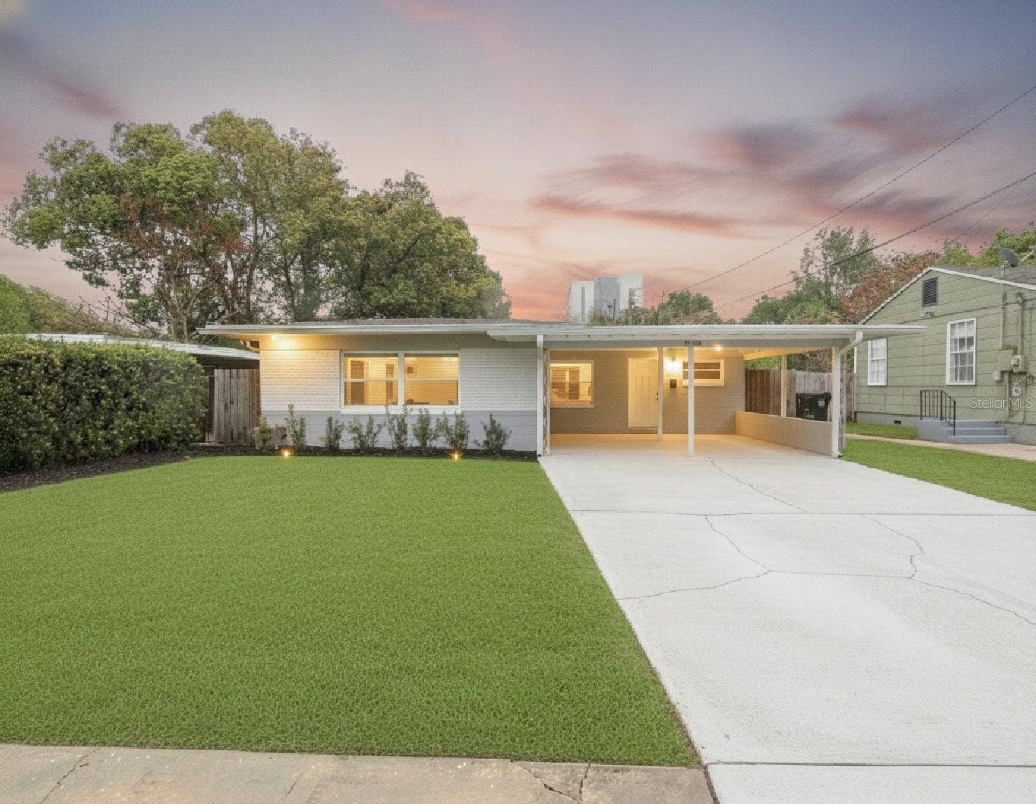 2513 MUSSELWHITE AVENUE, Orlando, FL 32804 Welcome Home!!