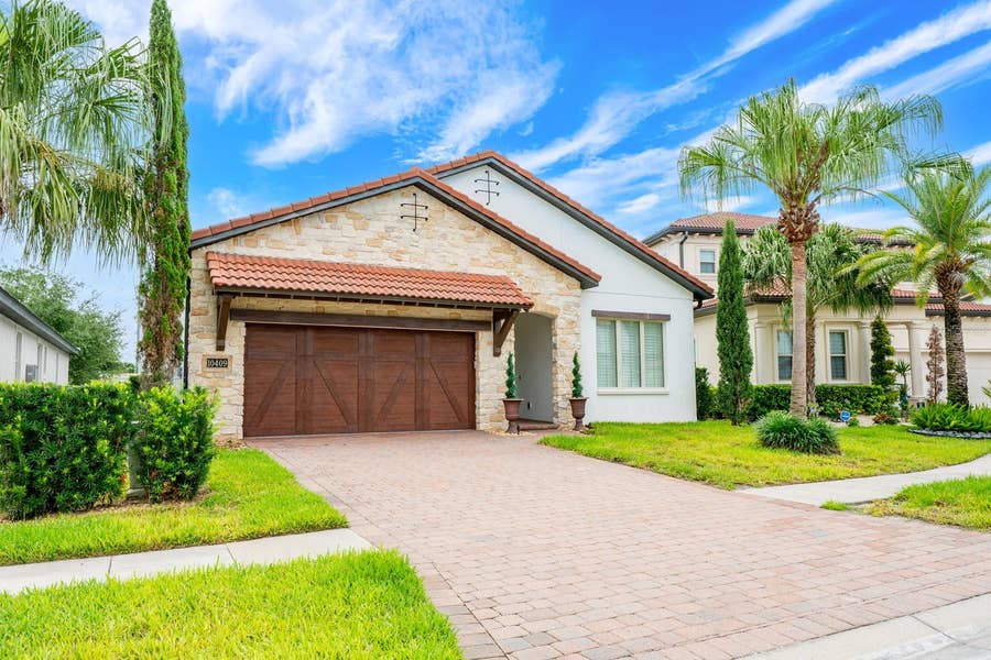 Property photo for 10409 ANGEL OAK COURT, Orlando, FL