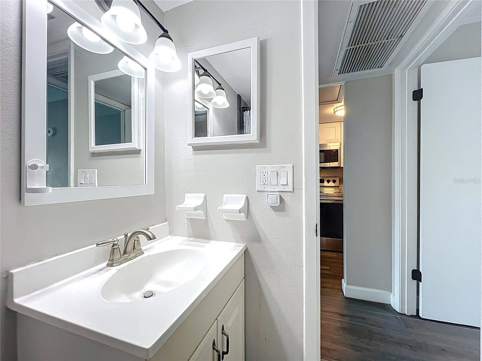 590 ORANGE DRIVE, #136, Altamonte Springs, FL 32701 Remodeled Bathroom with Tub