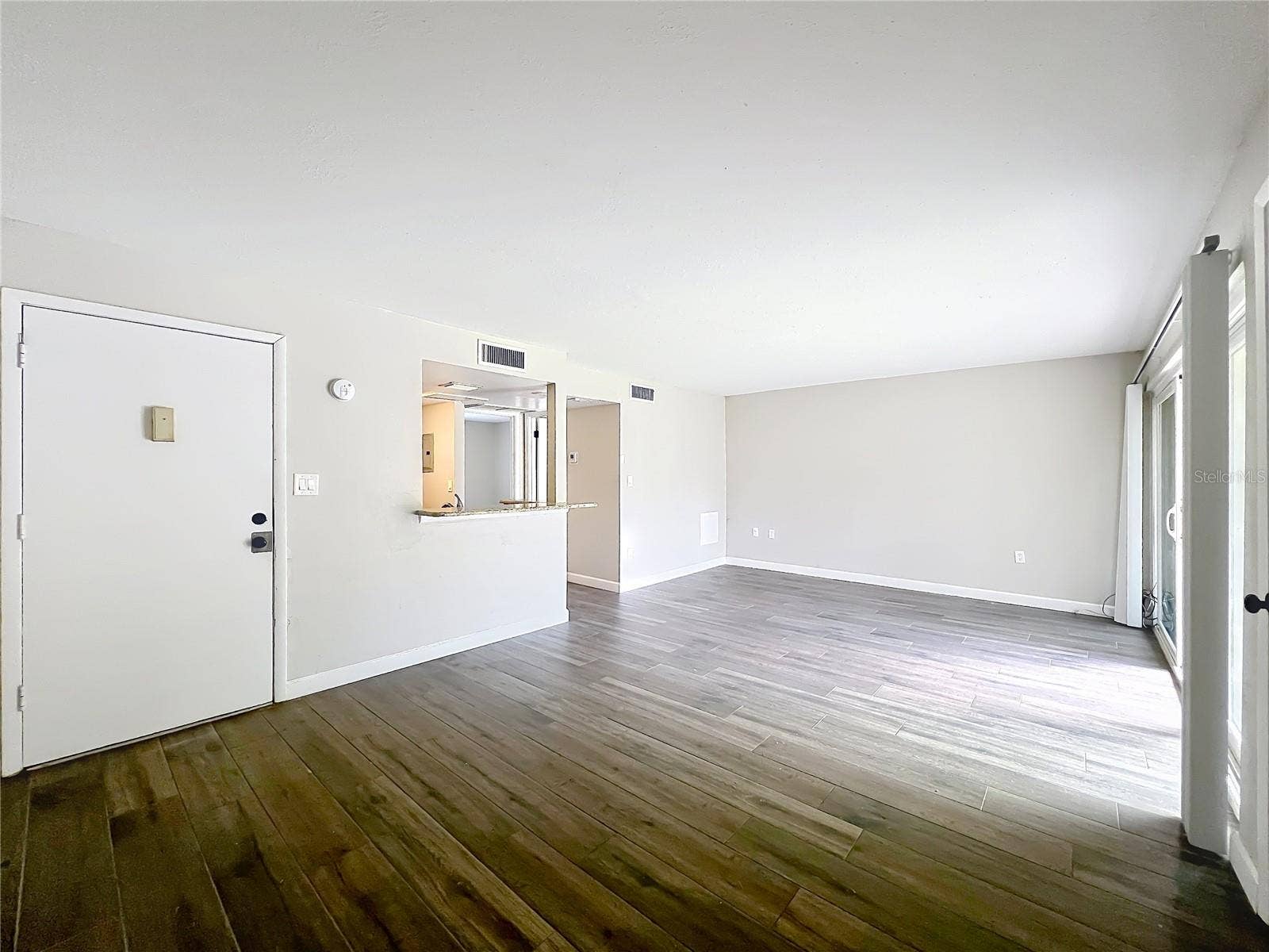 590 ORANGE DRIVE, #136, Altamonte Springs, FL 32701 Living Room/Dining Room