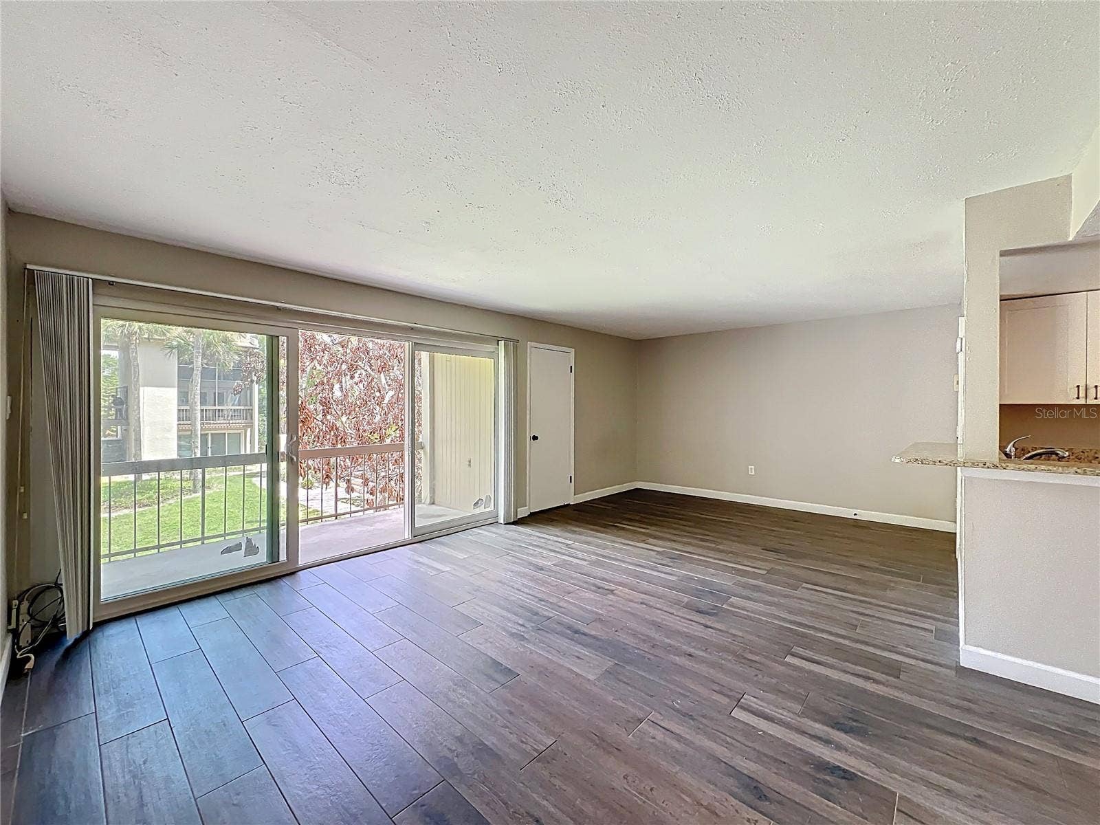 590 ORANGE DRIVE, #136, Altamonte Springs, FL 32701 Living Room/Dining Room