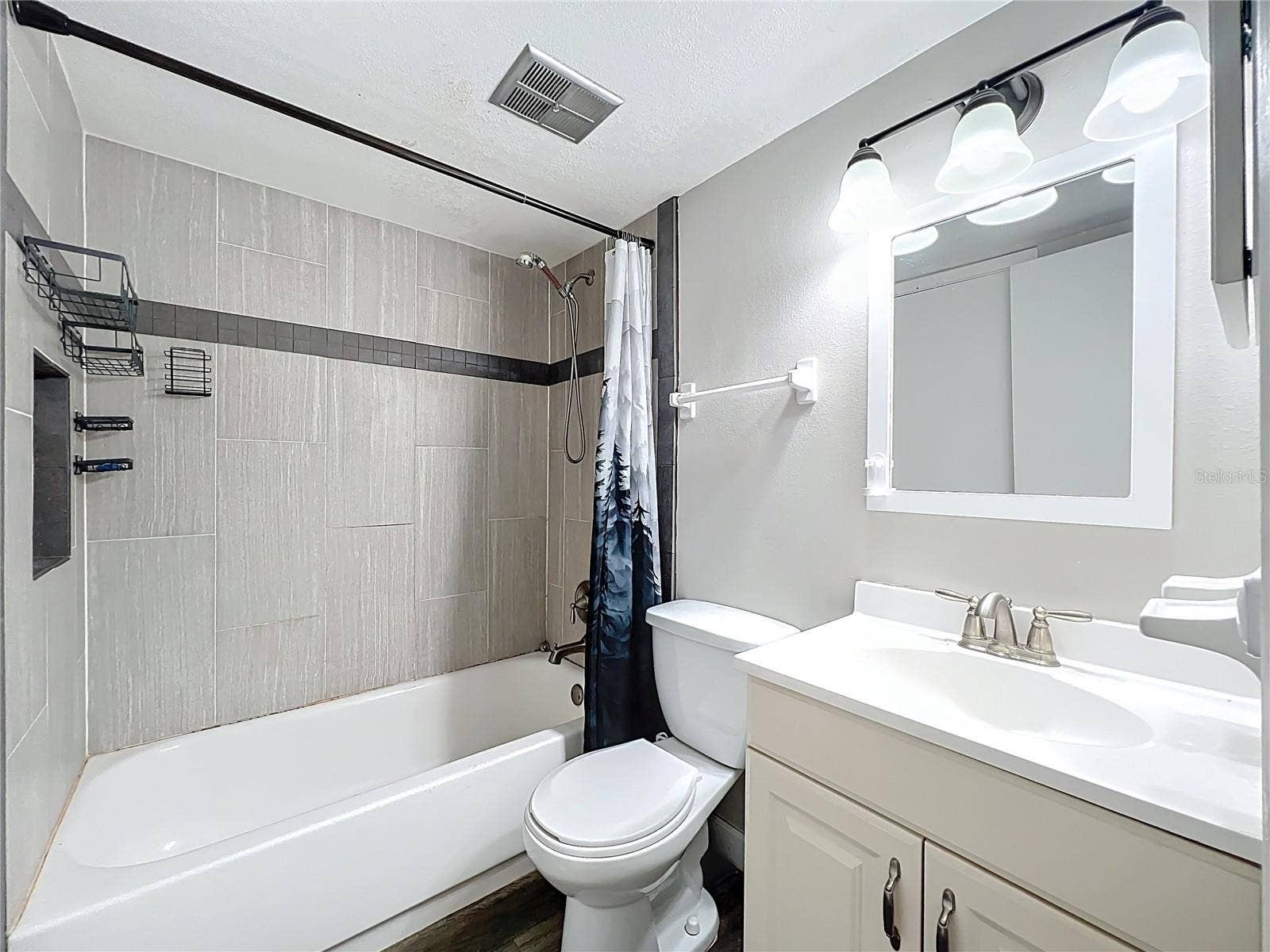 590 ORANGE DRIVE, #136, Altamonte Springs, FL 32701 Remodeled Bathroom with Tub