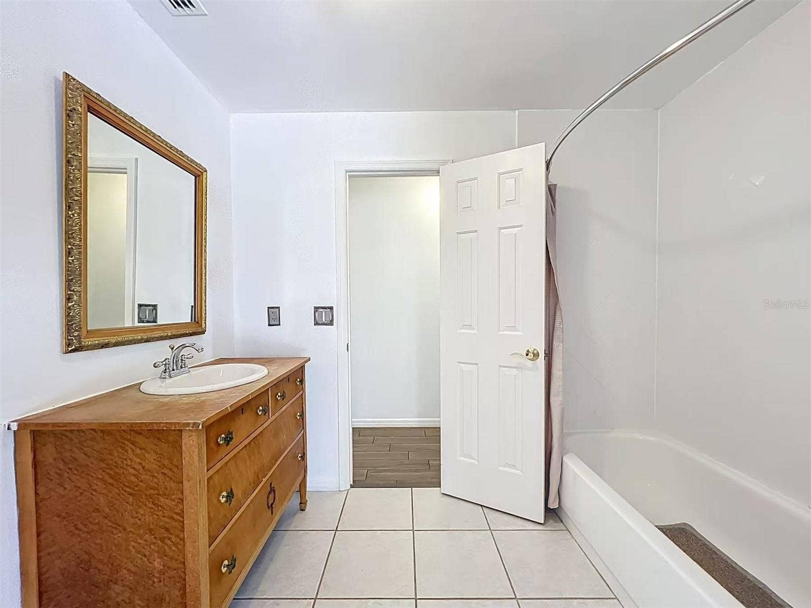 9144 GALLEON COURT, Orlando, FL 32819 9144 GALLEON COURT, Orlando, FL 32819