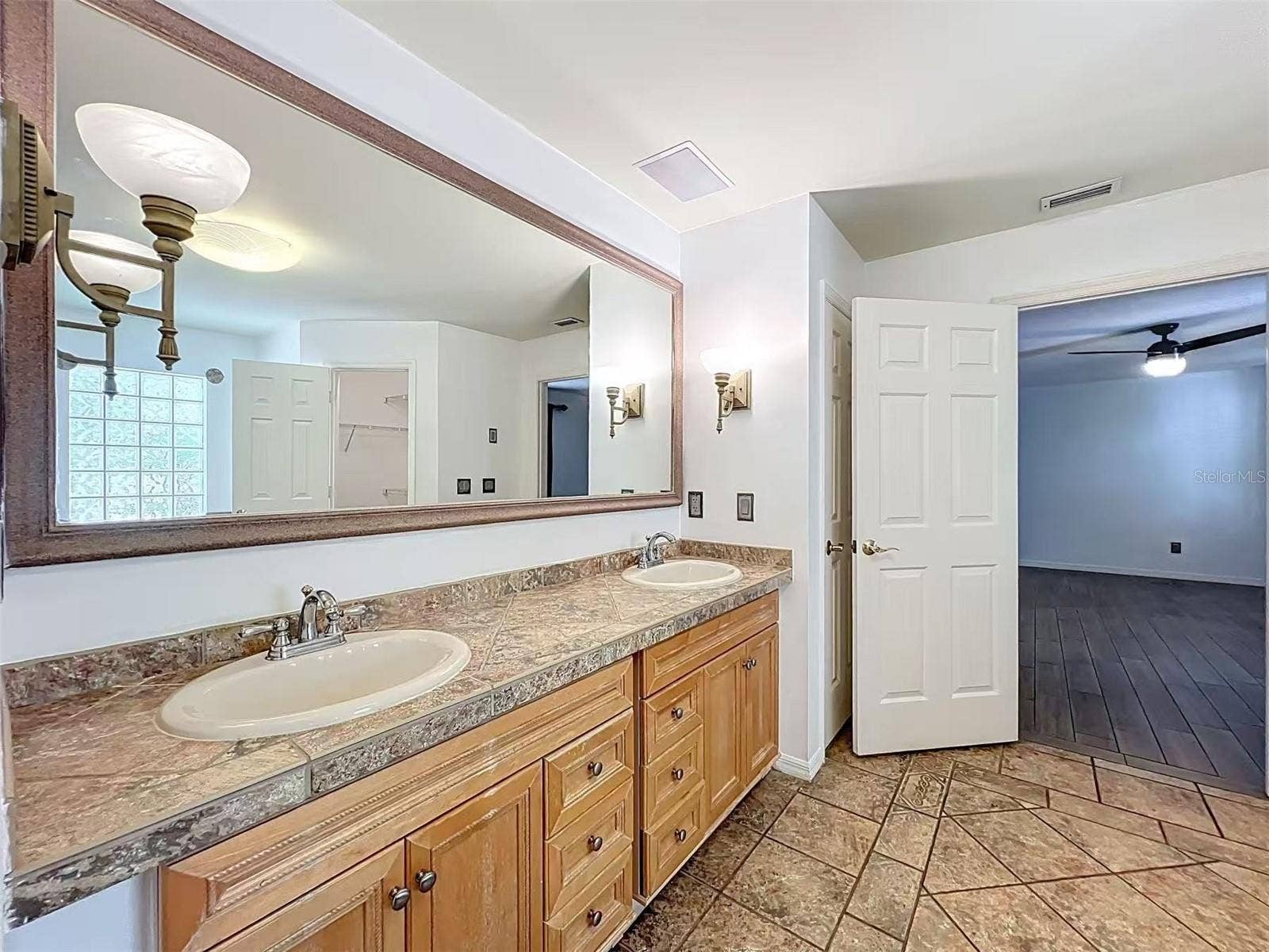 9144 GALLEON COURT, Orlando, FL 32819 9144 GALLEON COURT, Orlando, FL 32819