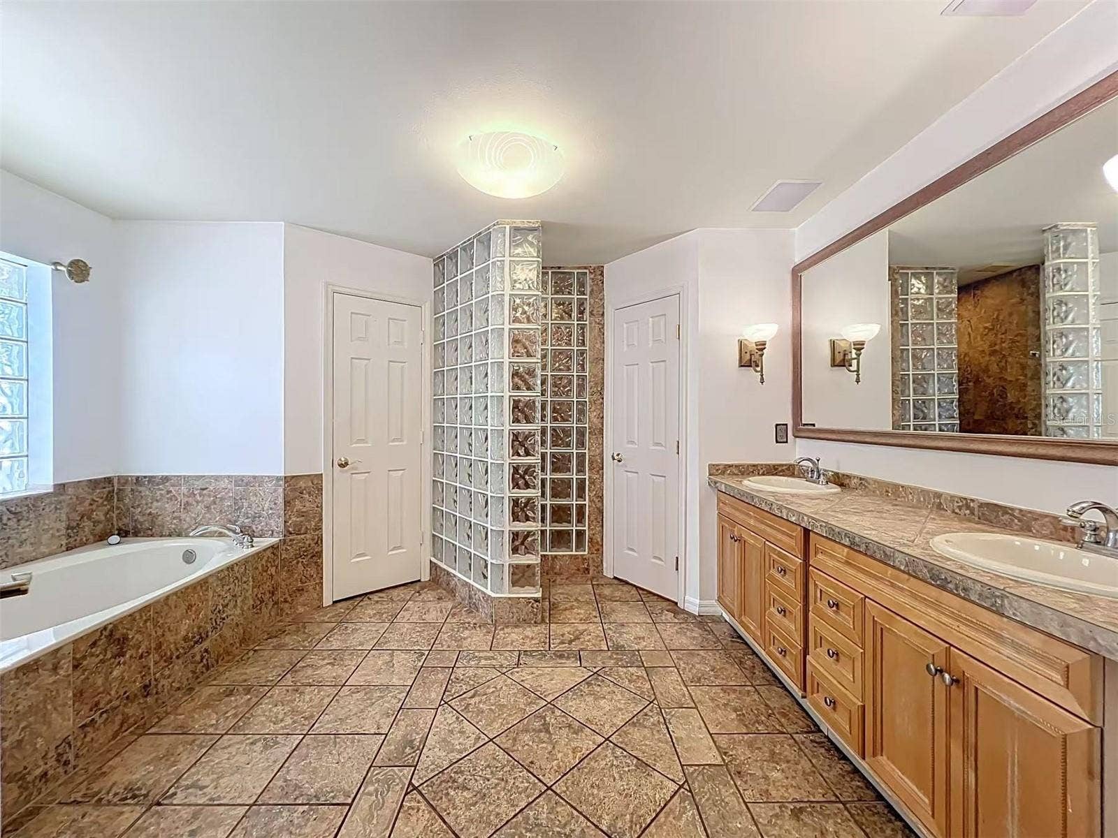 9144 GALLEON COURT, Orlando, FL 32819 9144 GALLEON COURT, Orlando, FL 32819