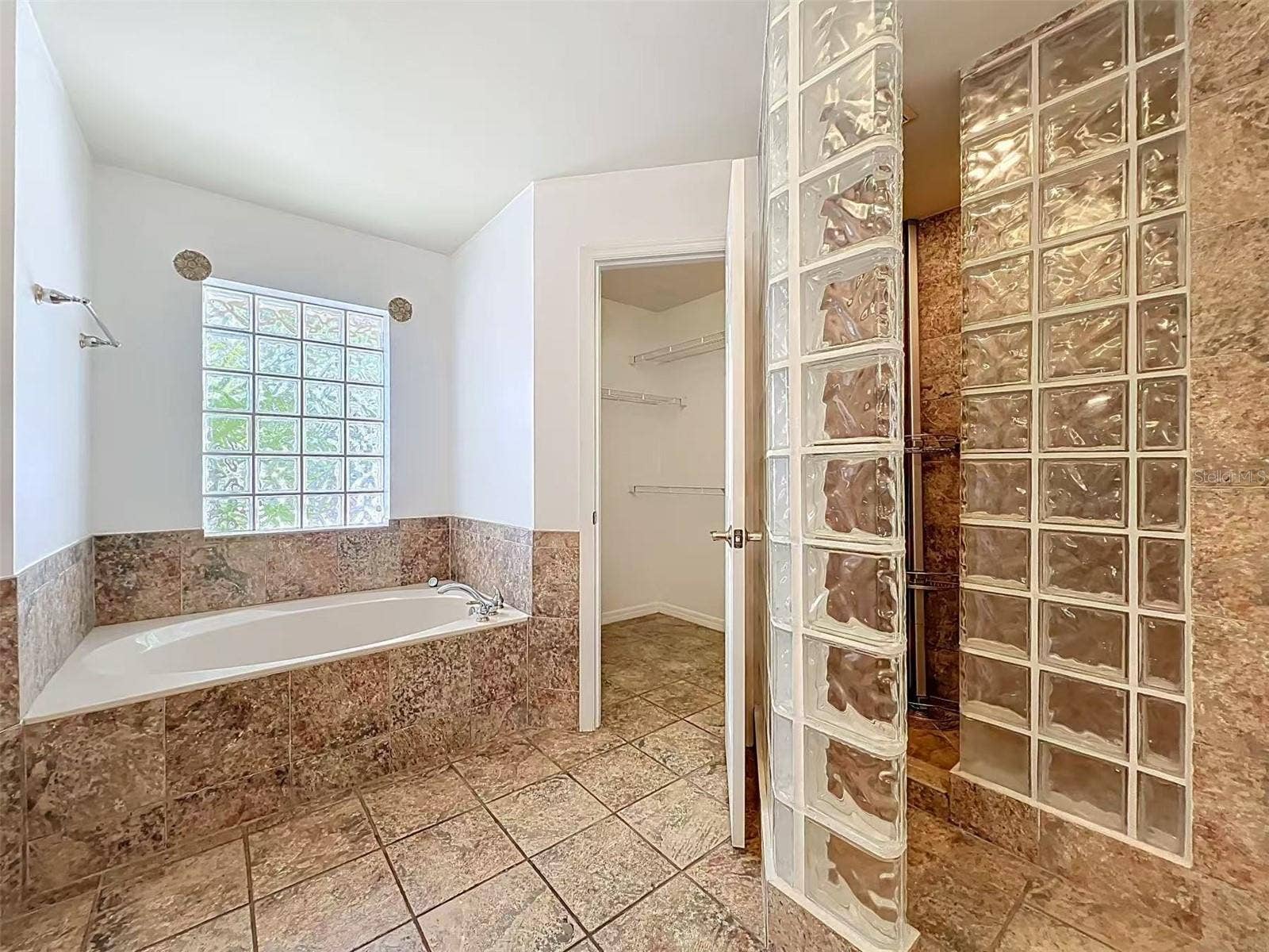 9144 GALLEON COURT, Orlando, FL 32819 9144 GALLEON COURT, Orlando, FL 32819