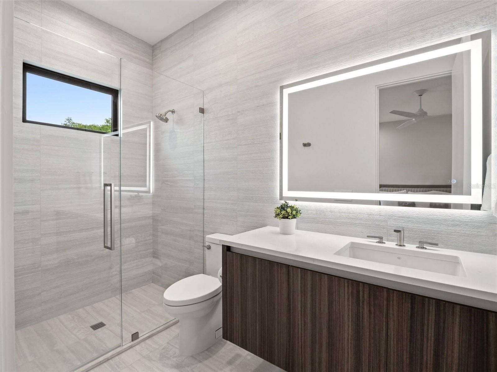 8643 FARTHINGTON WAY, Orlando, FL 32827 Full Bath for Bedroom 2