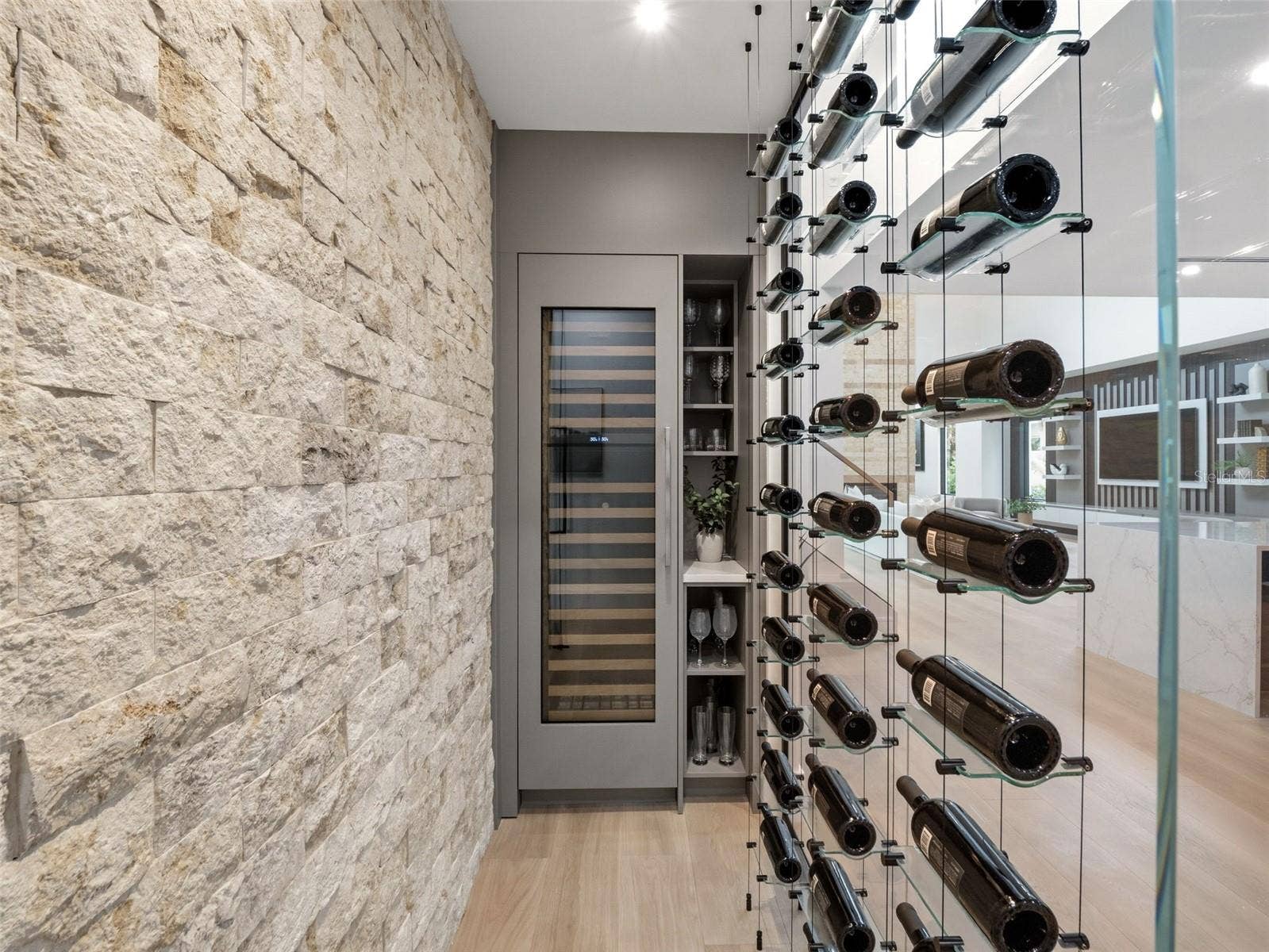 8643 FARTHINGTON WAY, Orlando, FL 32827 Wine Room