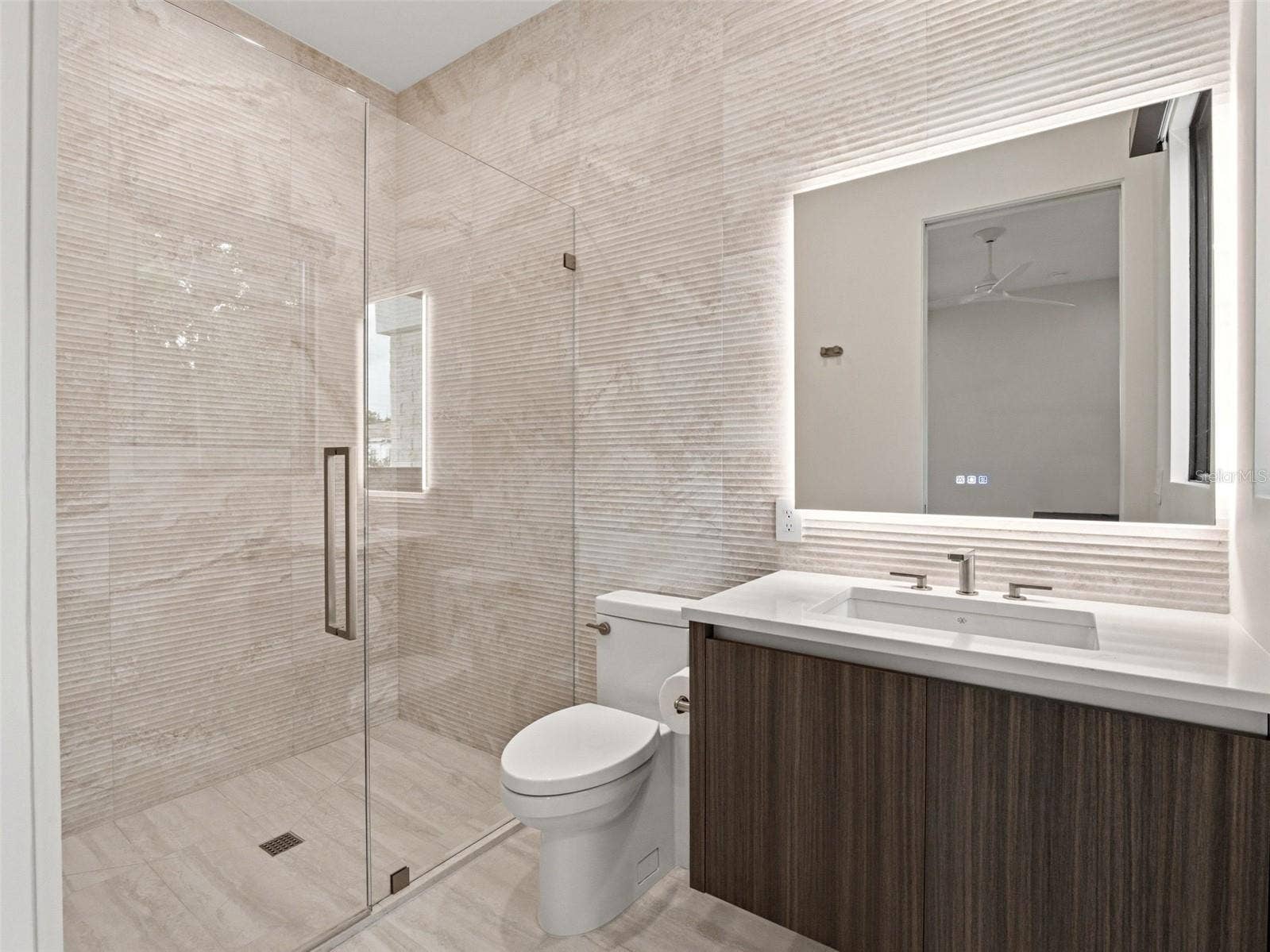 8643 FARTHINGTON WAY, Orlando, FL 32827 Full Bath for Bedroom 5
